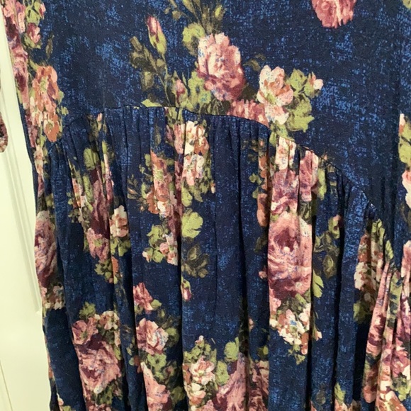 Navy floral dress - Picture 3 of 3